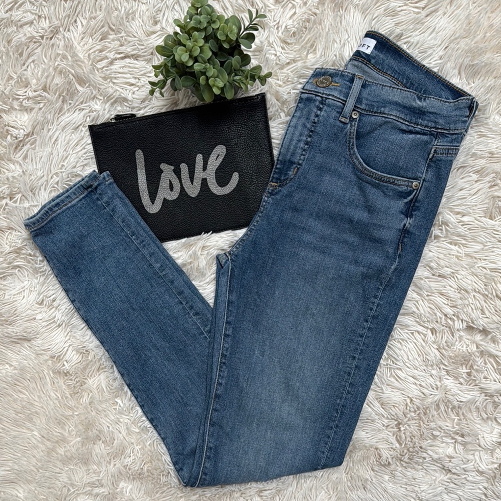 🎉HP🎉 Loft Modern Skinny Crop Jeans 💗 Classic Blue